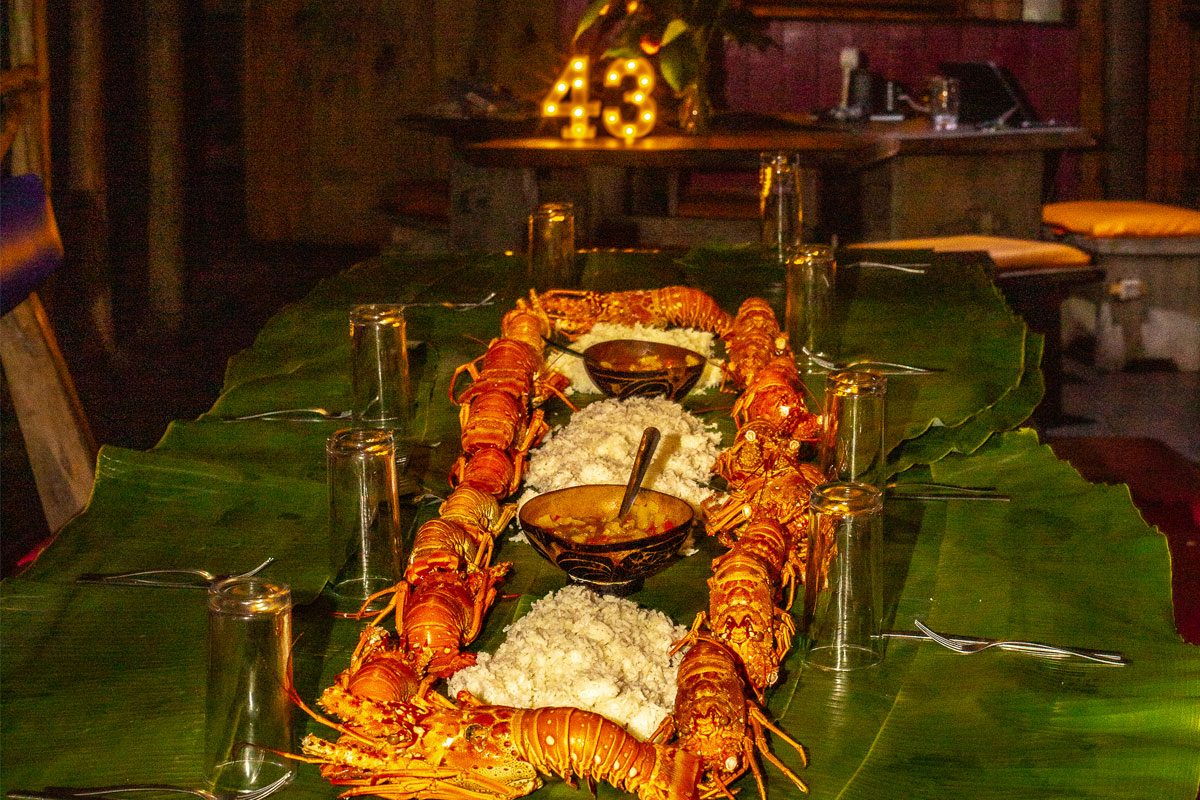lobster-feast-dinner-at-urraca-monkey-island 2